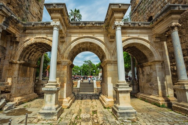 The Chariot Grooves of Hadrian’s Gate